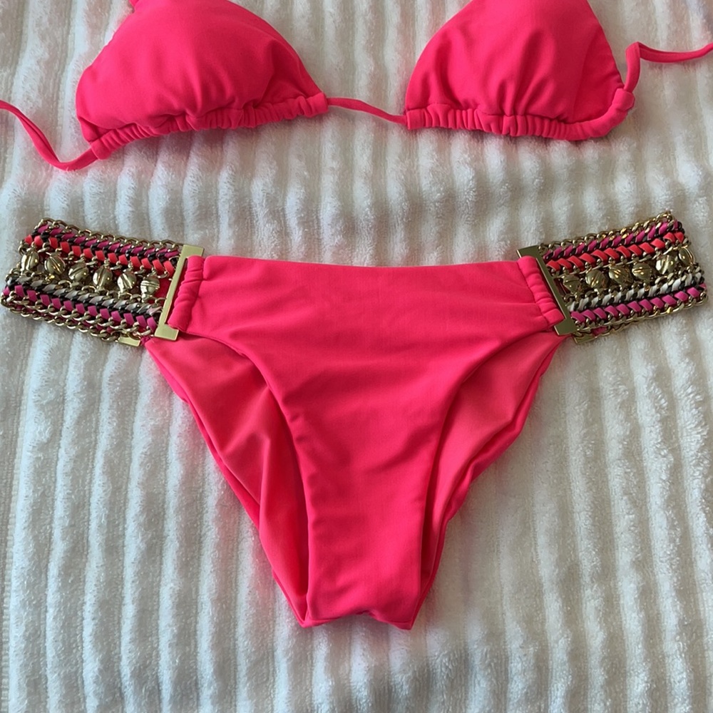 Beach Bunny HOT swim suit! - Picture 2 of 4